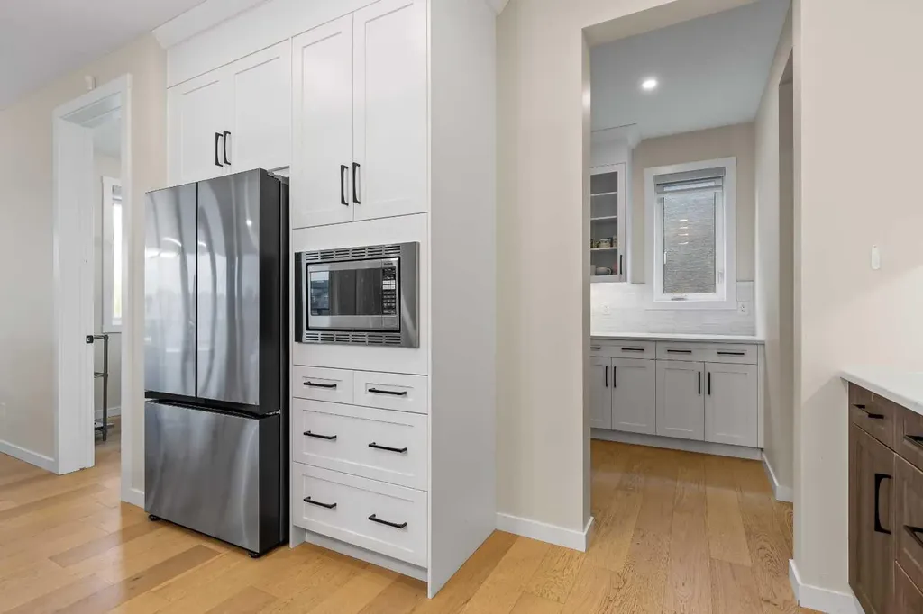 1104 Cranbrook Gardens SE Calgary AB T3M3L3