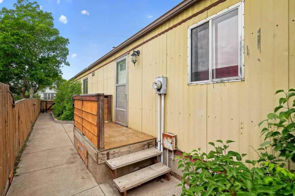 224 Huntwell Road NE Calgary AB T2K 5S9