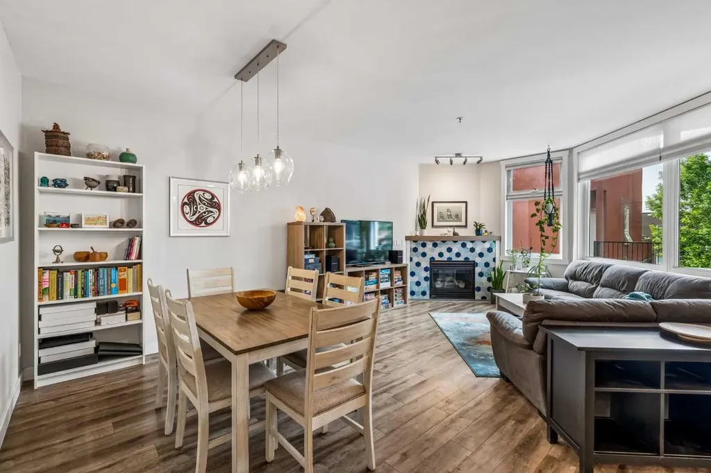 718 5 Street NE Calgary AB T2E 3W8
