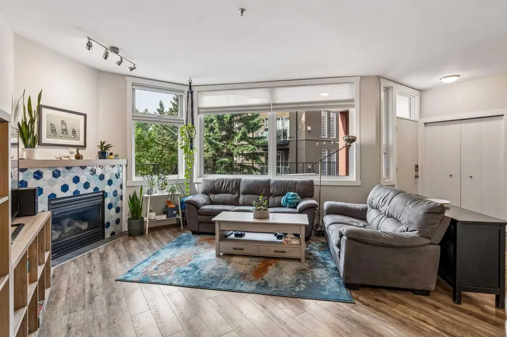 718 5 Street NE Calgary AB T2E 3W8