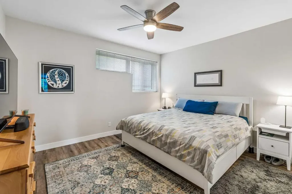 718 5 Street NE Calgary AB T2E 3W8