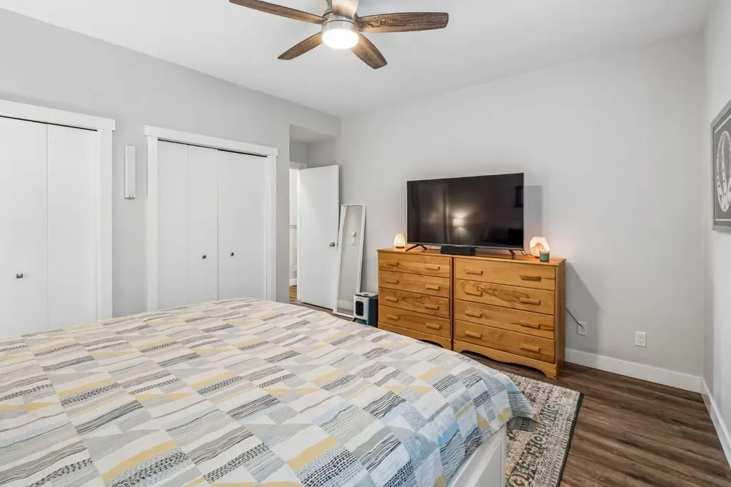 718 5 Street NE Calgary AB T2E 3W8