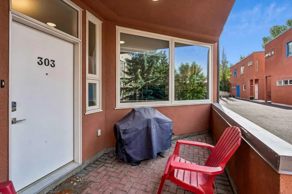 718 5 Street NE Calgary AB T2E 3W8