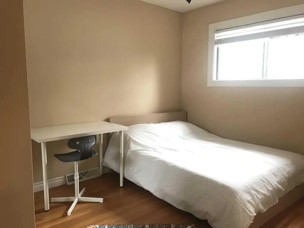 4604 Brisebois Drive NW Calgary AB T2L2G4
