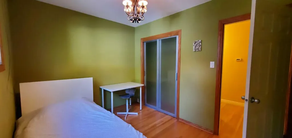 4604 Brisebois Drive NW Calgary AB T2L2G4
