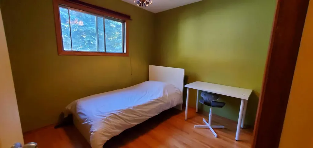 4604 Brisebois Drive NW Calgary AB T2L2G4