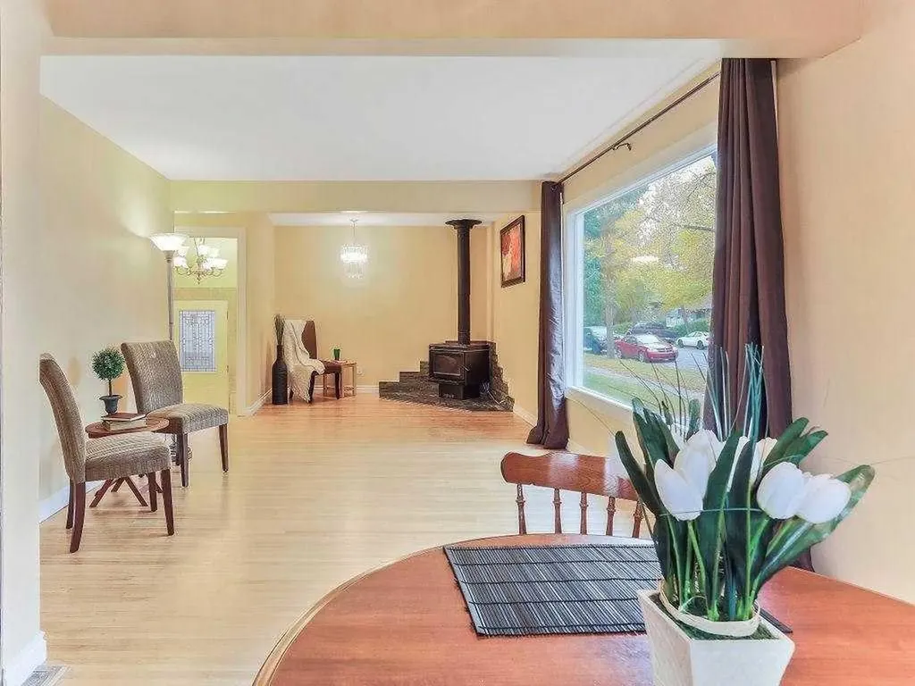 4604 Brisebois Drive NW Calgary AB T2L2G4