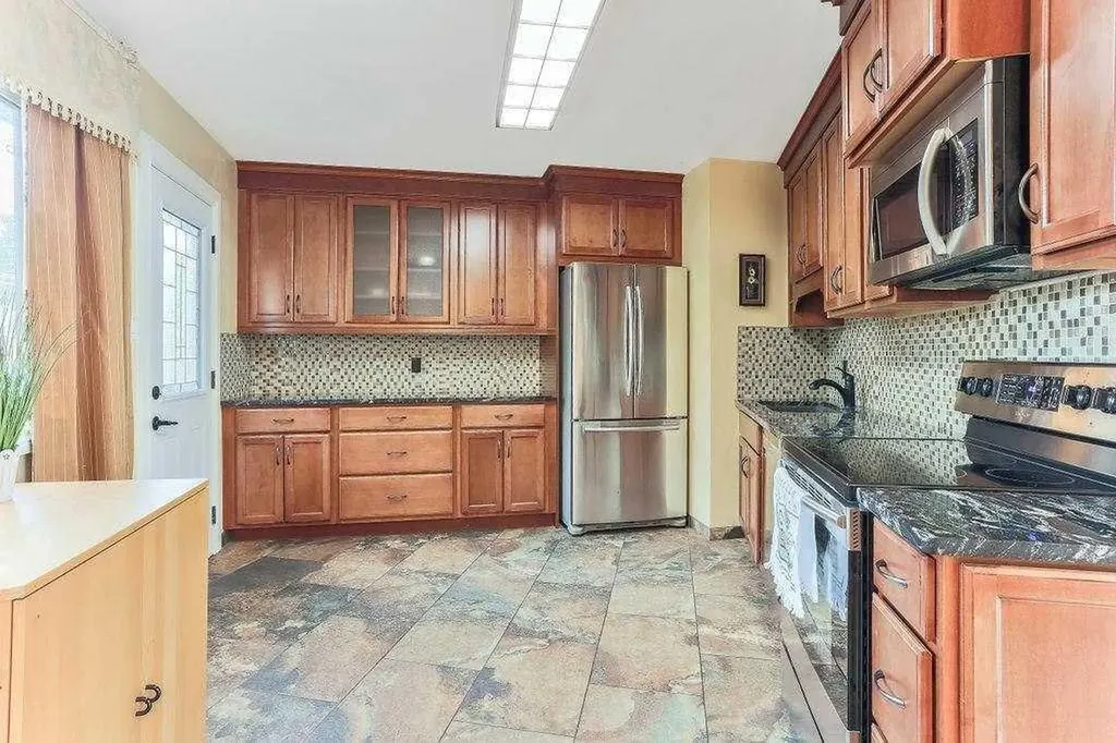 4604 Brisebois Drive NW Calgary AB T2L2G4