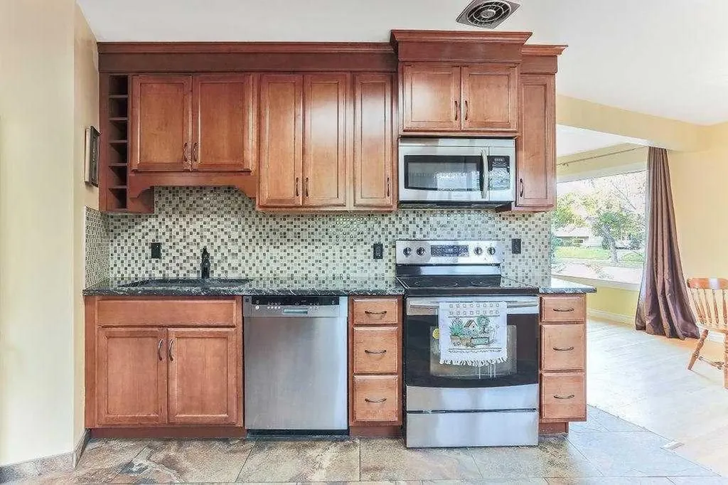 4604 Brisebois Drive NW Calgary AB T2L2G4