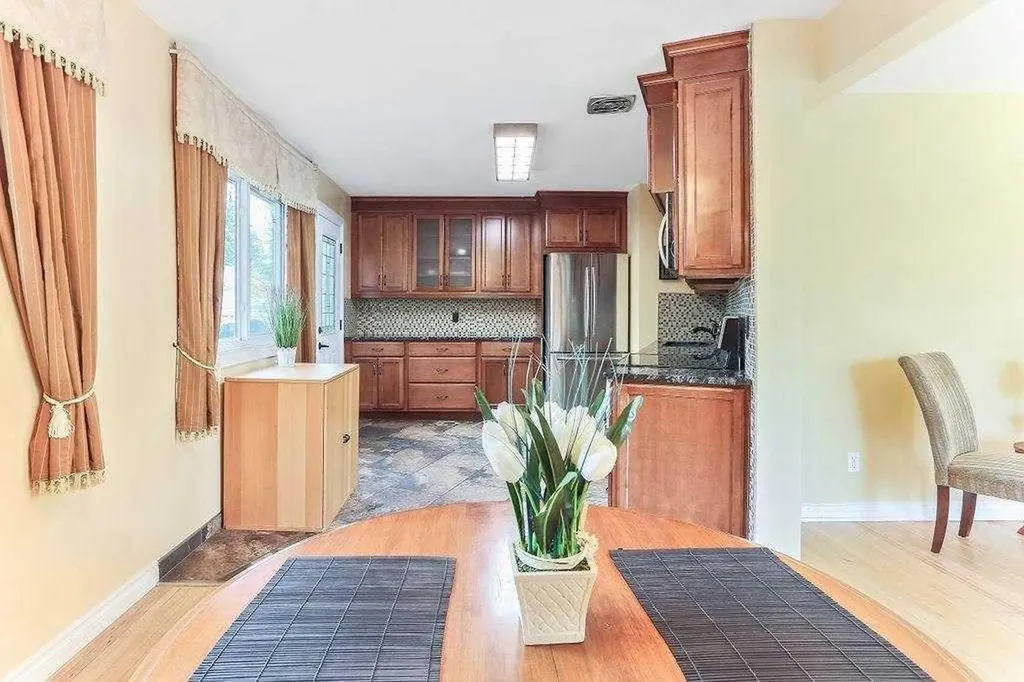 4604 Brisebois Drive NW Calgary AB T2L2G4