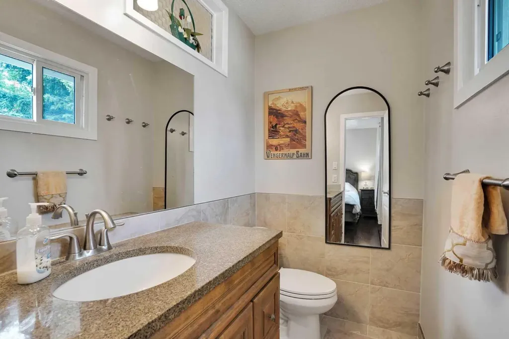 5212 Valiant Drive NW Calgary AB T3A 0Y7