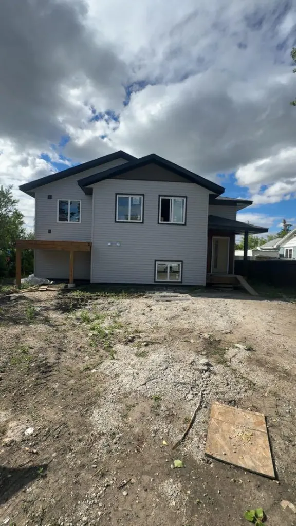 9403 103 Avenue Grande Prairie AB T8V 1B4
