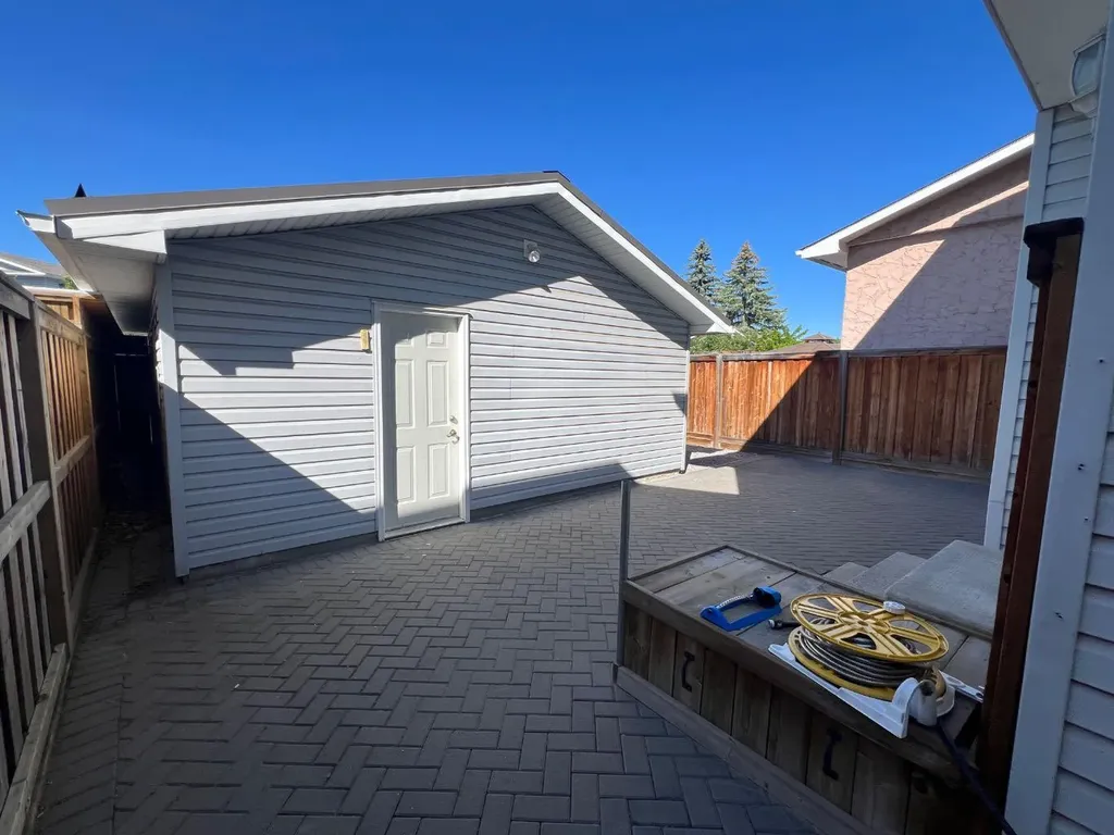 107 Sunbank Way SE Calgary AB T2X 2A5