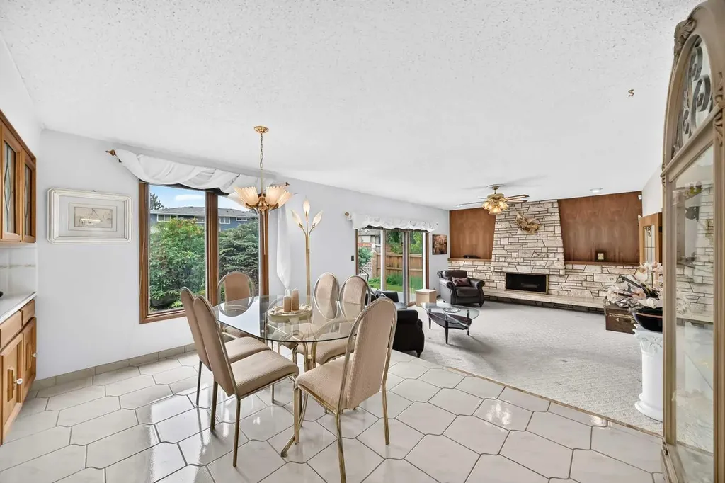 3407 50 Street NW Calgary AB T3A 0E3