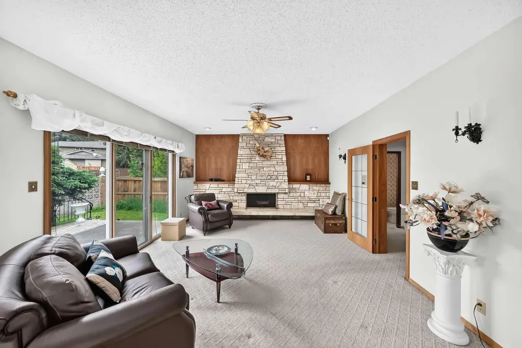 3407 50 Street NW Calgary AB T3A 0E3