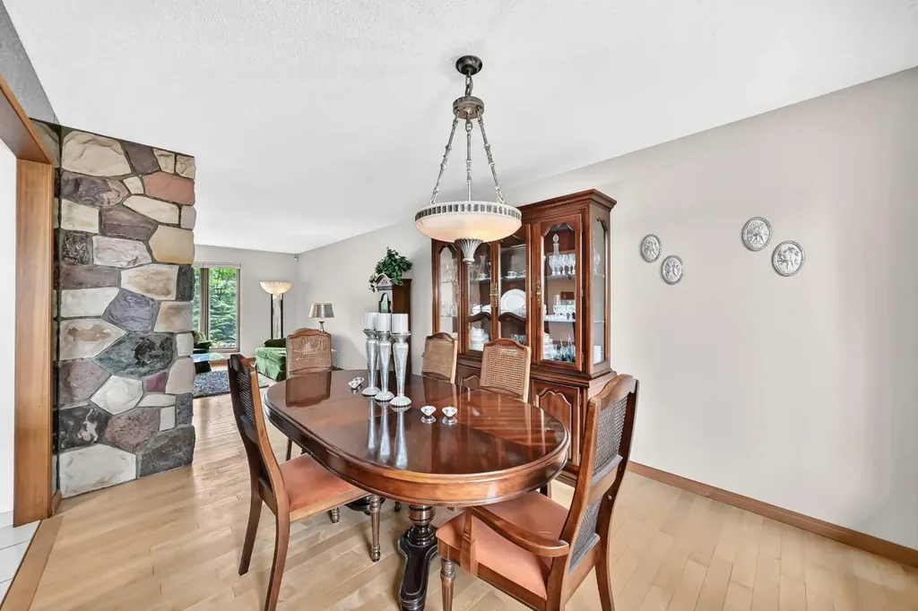 3407 50 Street NW Calgary AB T3A 0E3