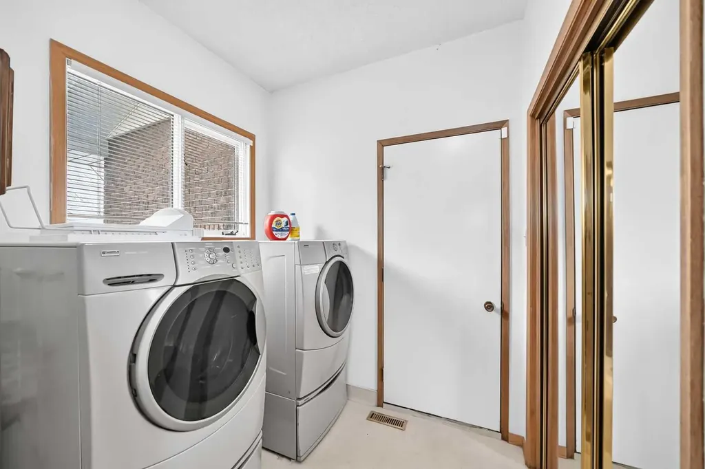3407 50 Street NW Calgary AB T3A 0E3
