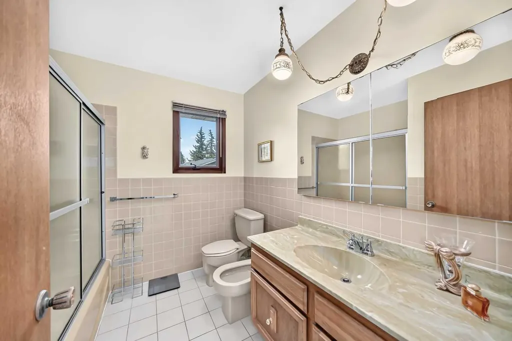 3407 50 Street NW Calgary AB T3A 0E3