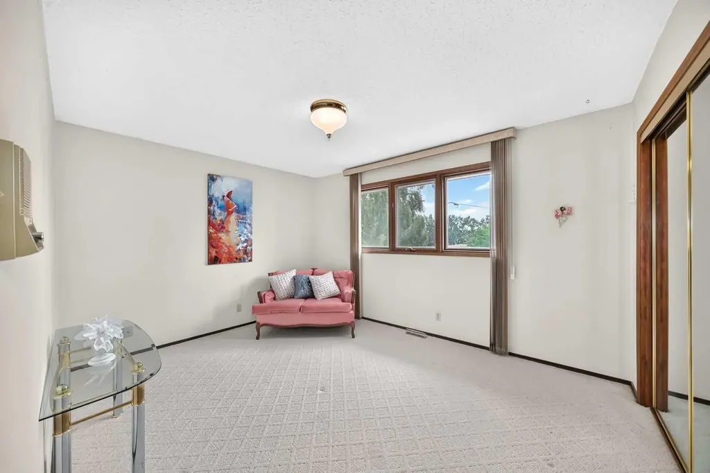 3407 50 Street NW Calgary AB T3A 0E3