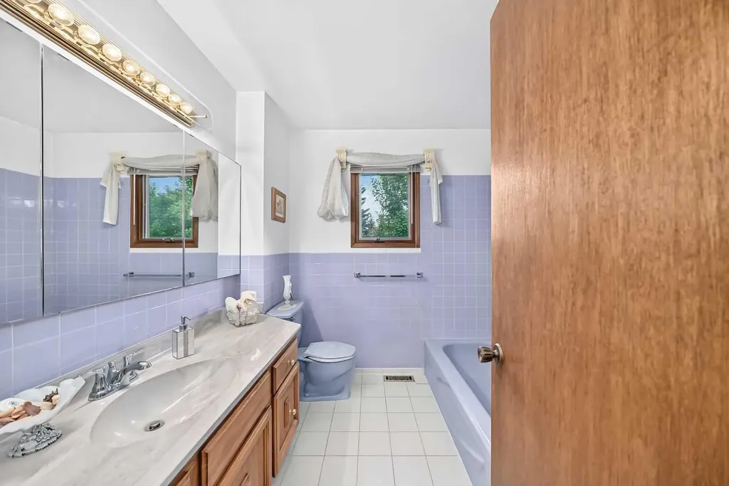 3407 50 Street NW Calgary AB T3A 0E3