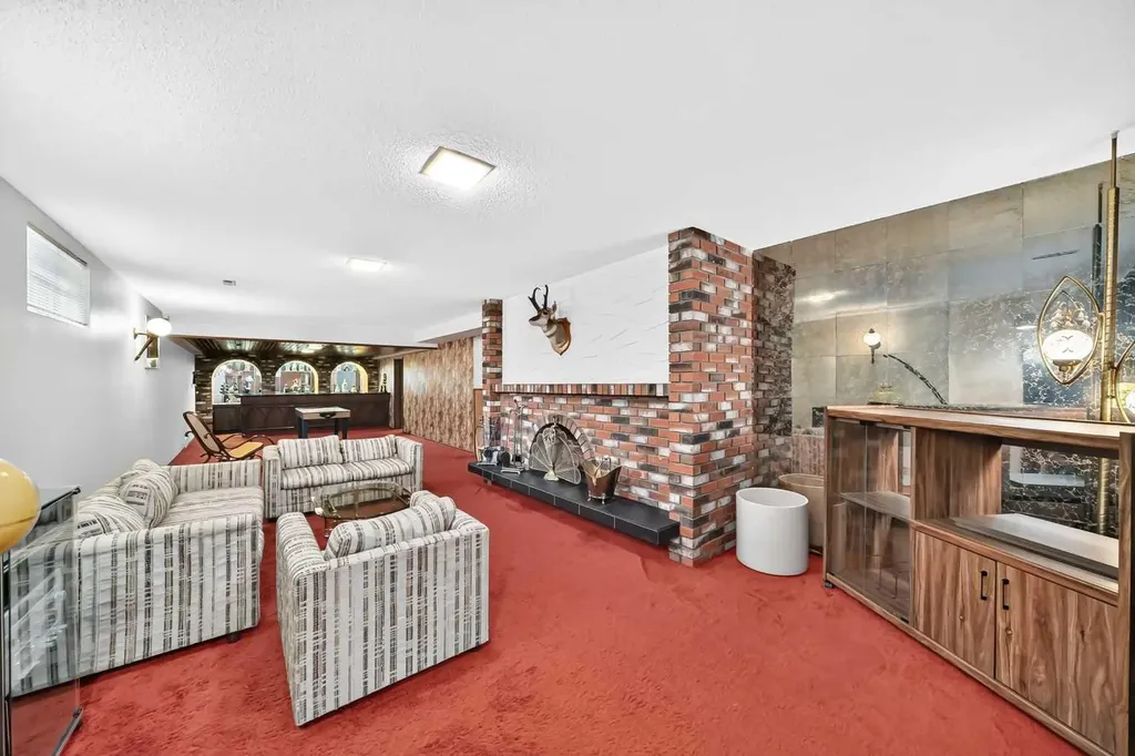 3407 50 Street NW Calgary AB T3A 0E3