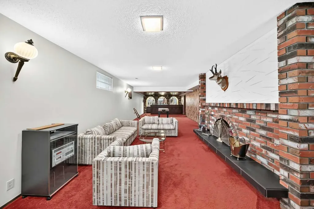 3407 50 Street NW Calgary AB T3A 0E3