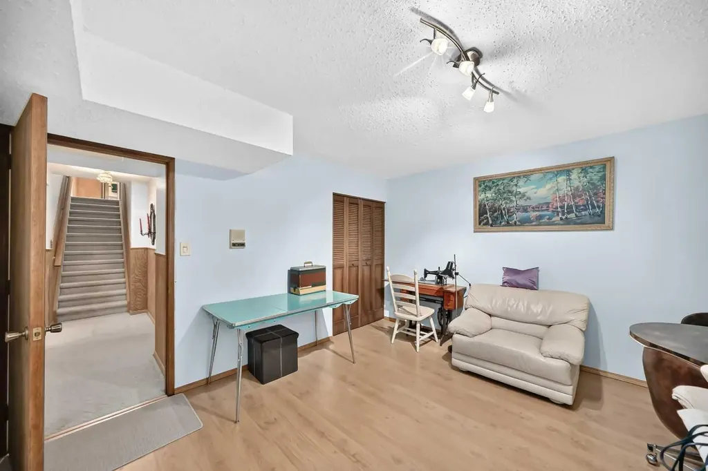 3407 50 Street NW Calgary AB T3A 0E3