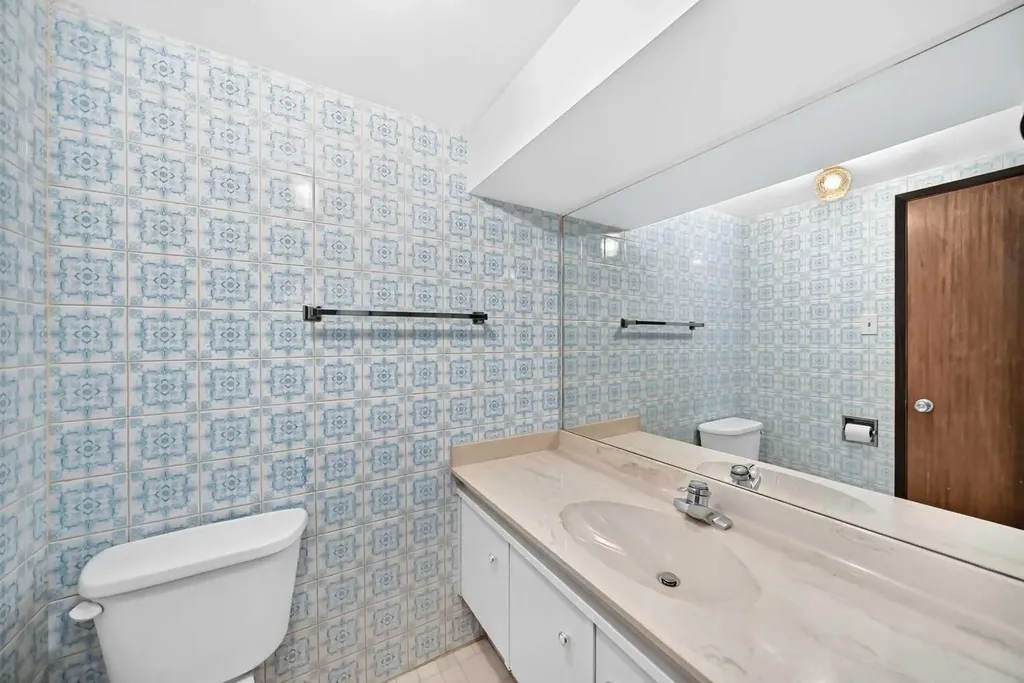 3407 50 Street NW Calgary AB T3A 0E3
