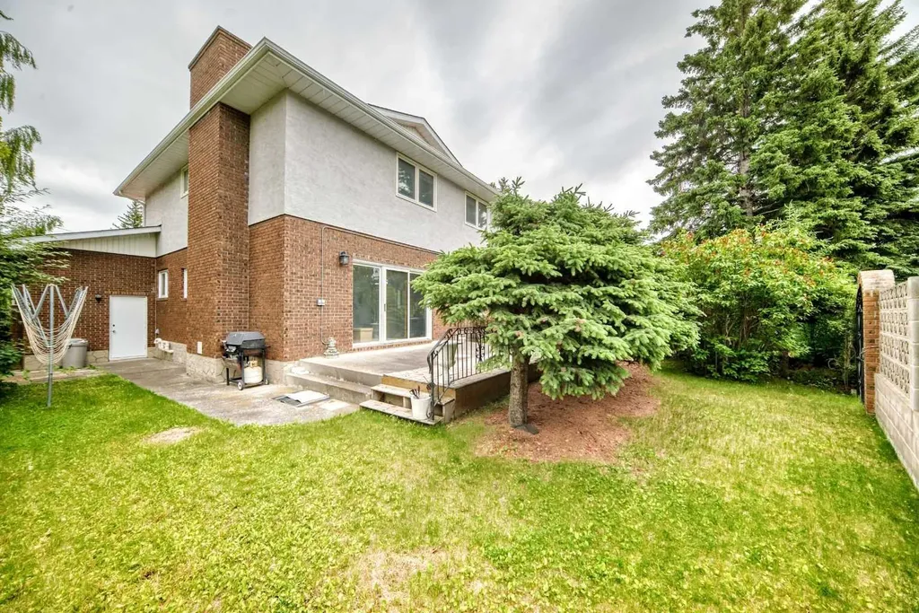 3407 50 Street NW Calgary AB T3A 0E3