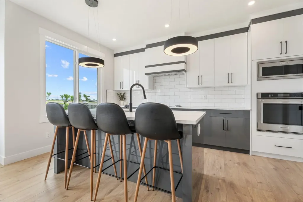 22 Cimarron Estates Okotoks AB T1S 0M9