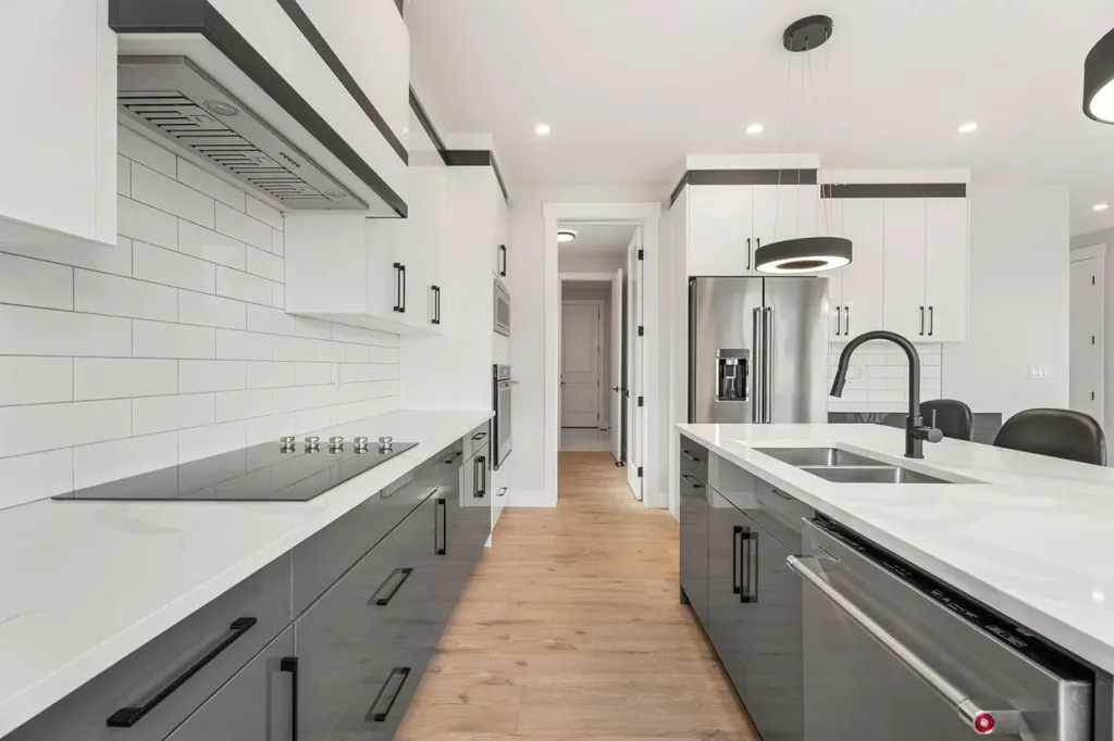22 Cimarron Estates Okotoks AB T1S 0M9