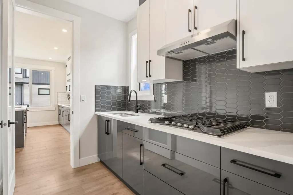 22 Cimarron Estates Okotoks AB T1S 0M9