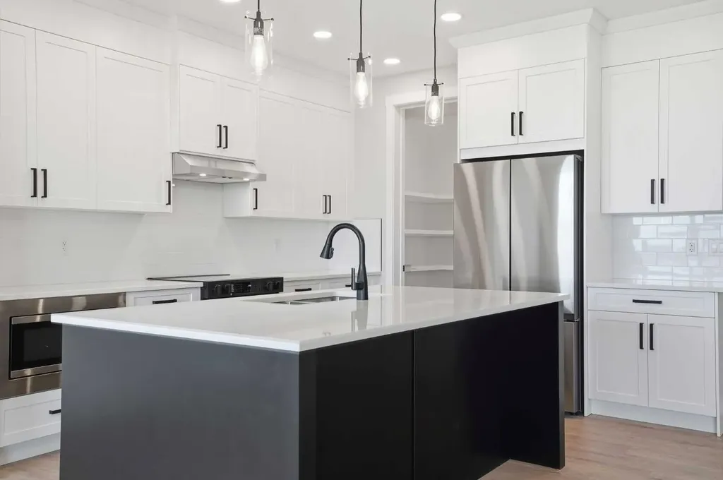 439 Kinniburgh Loop Chestermere AB T1X 3C4