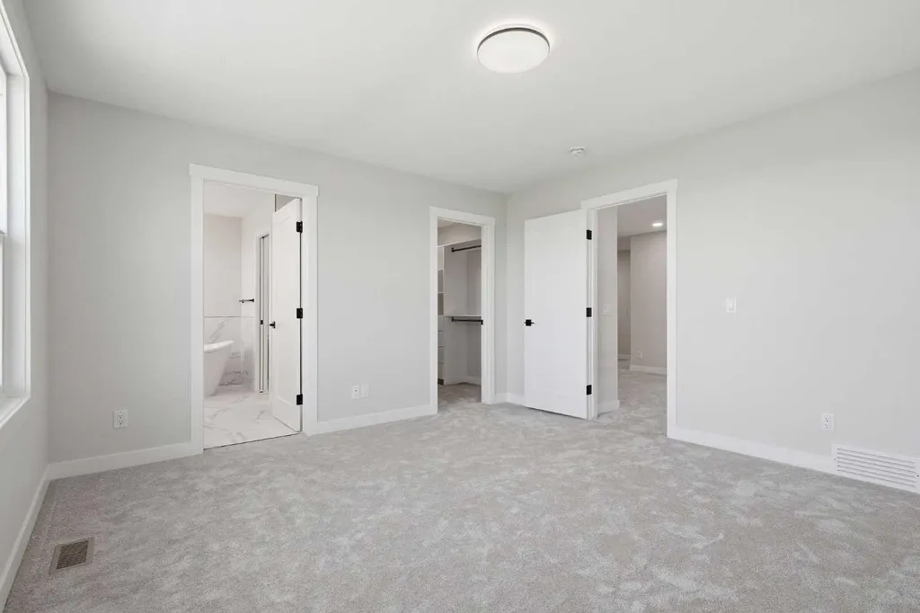 439 Kinniburgh Loop Chestermere AB T1X 3C4