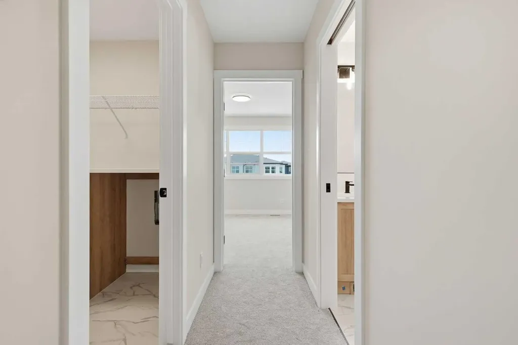 439 Kinniburgh Loop Chestermere AB T1X 3C4