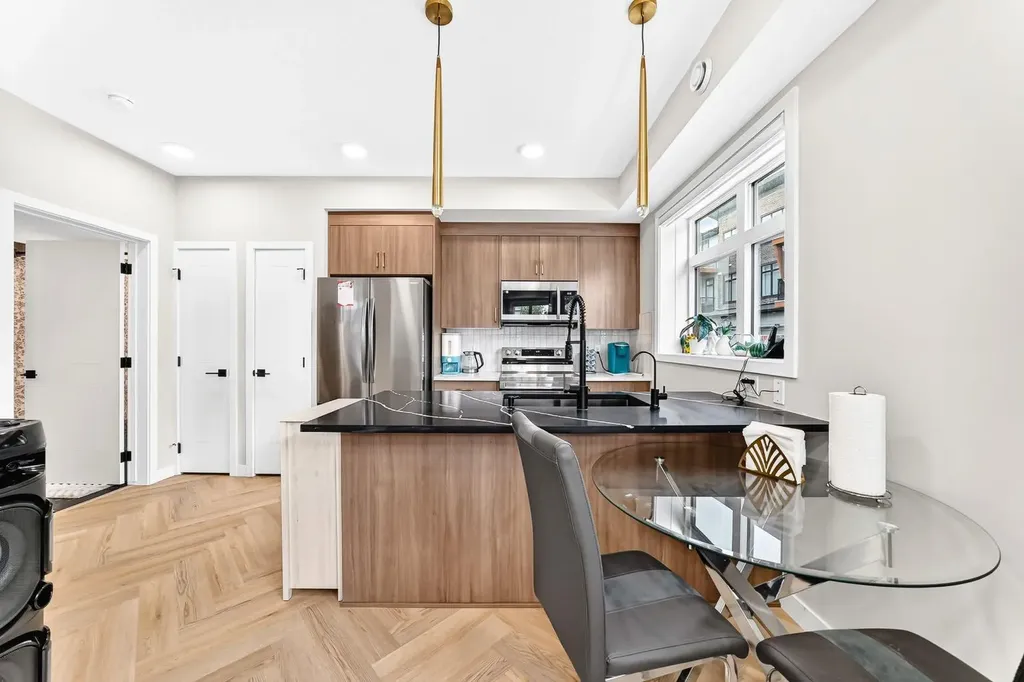 562 Seton Circle SE Calgary AB T3M3Y5