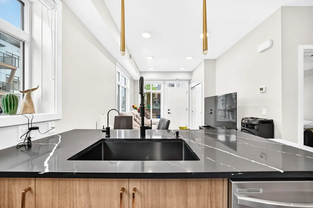 562 Seton Circle SE Calgary AB T3M3Y5