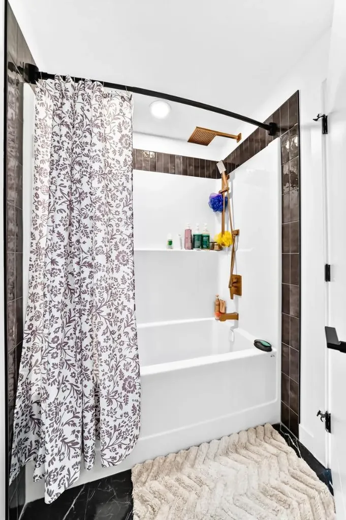 562 Seton Circle SE Calgary AB T3M3Y5