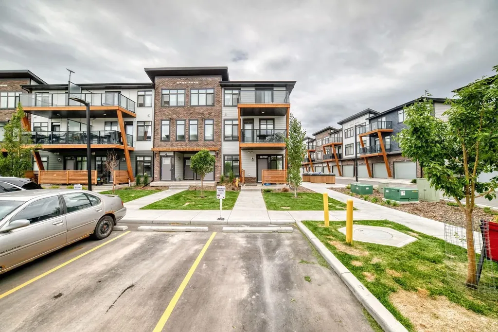 562 Seton Circle SE Calgary AB T3M3Y5