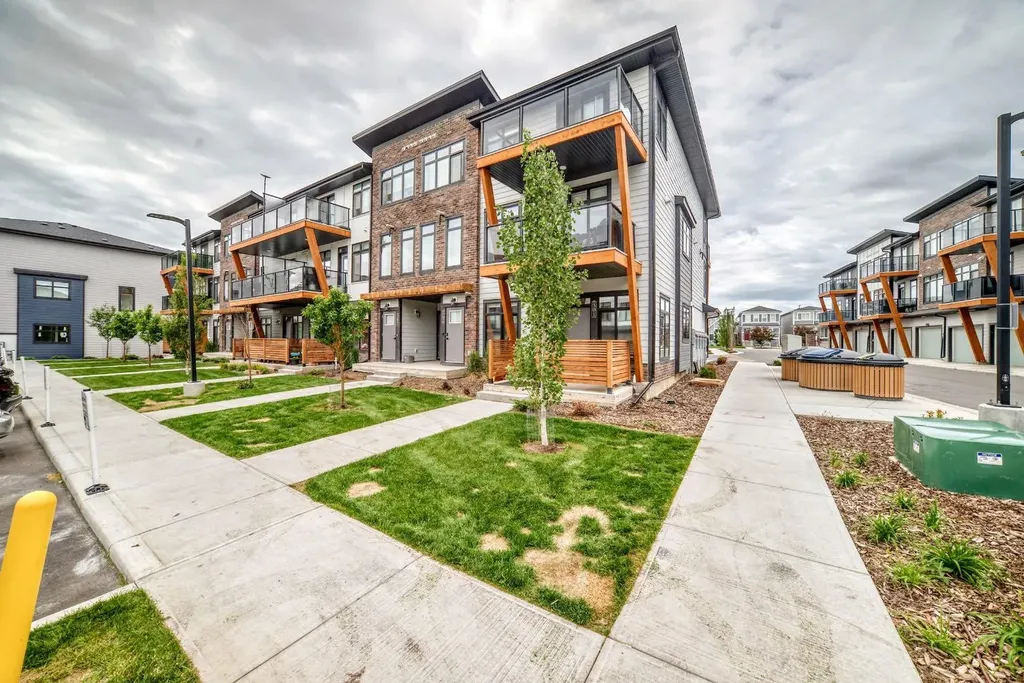 562 Seton Circle SE Calgary AB T3M3Y5