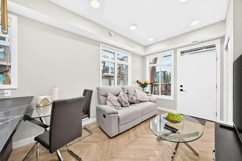 562 Seton Circle SE Calgary AB T3M3Y5
