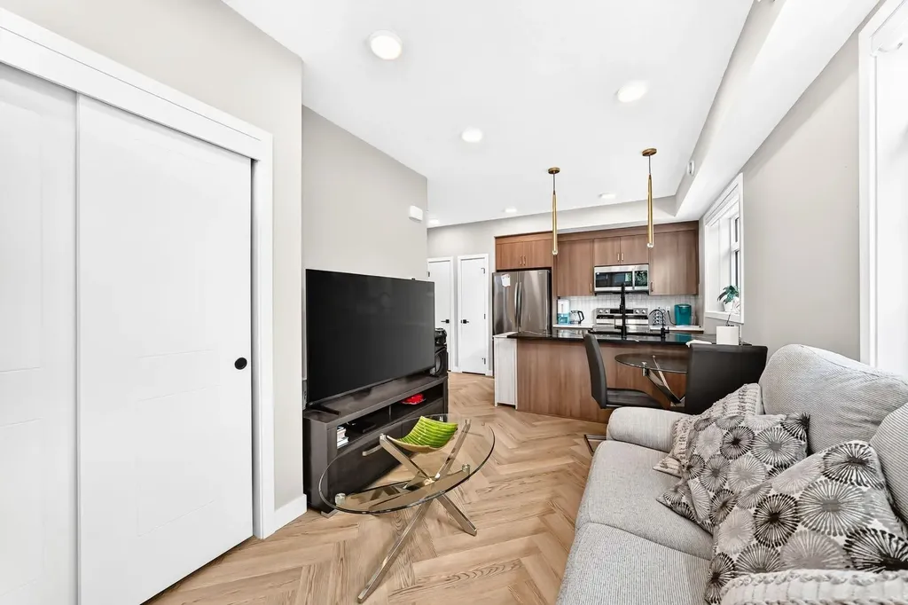 562 Seton Circle SE Calgary AB T3M3Y5