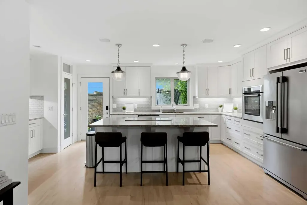 2040 31 Avenue SW Calgary AB T2T 1T2