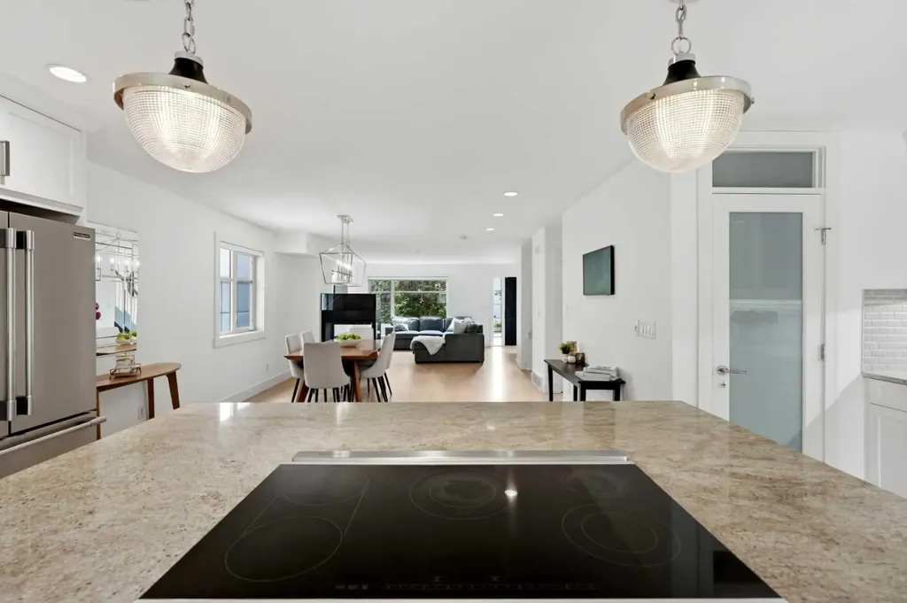 2040 31 Avenue SW Calgary AB T2T 1T2