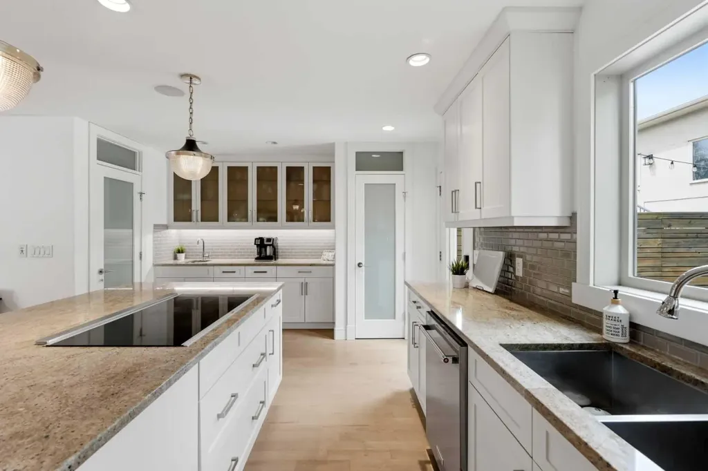 2040 31 Avenue SW Calgary AB T2T 1T2