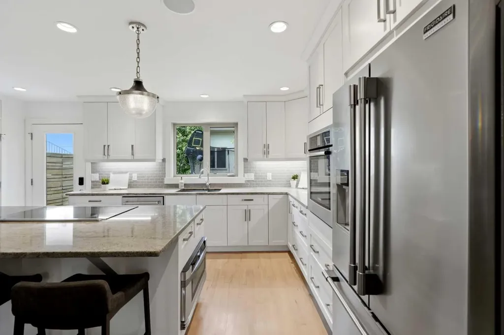 2040 31 Avenue SW Calgary AB T2T 1T2