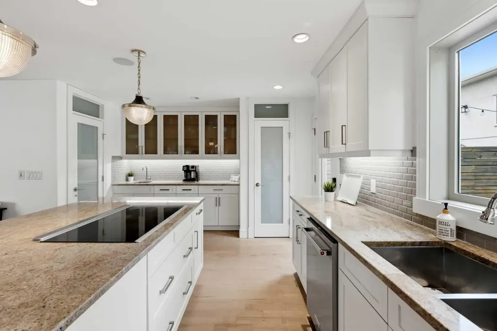 2040 31 Avenue SW Calgary AB T2T 1T2