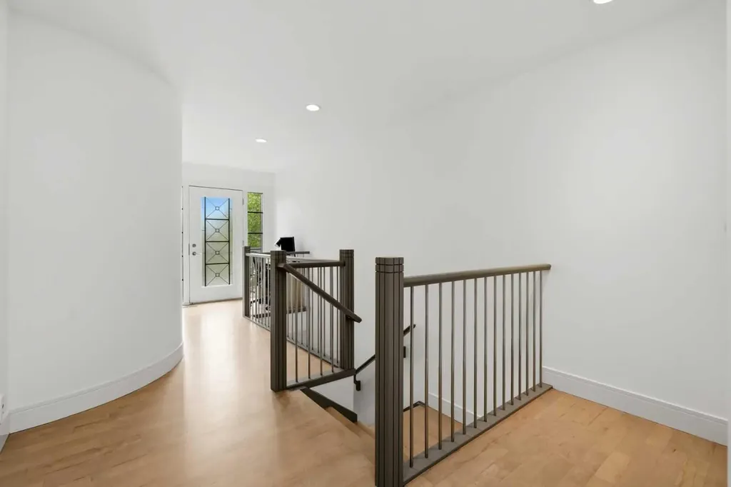 2040 31 Avenue SW Calgary AB T2T 1T2