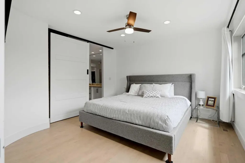 2040 31 Avenue SW Calgary AB T2T 1T2