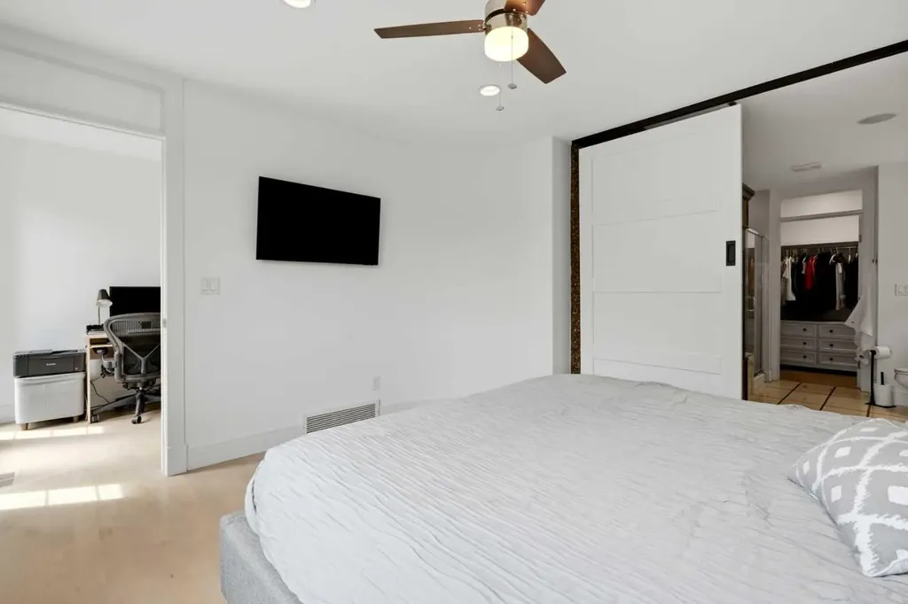 2040 31 Avenue SW Calgary AB T2T 1T2